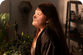 side-view-woman-homewear 1